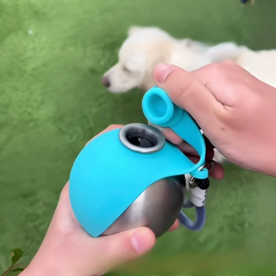 Gourde pour Chien / Poignée mousqueton