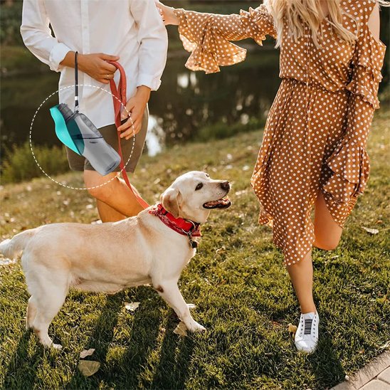 Gourde pour chien​ /  Portabilité optimale: dragonne de transport intégrée 